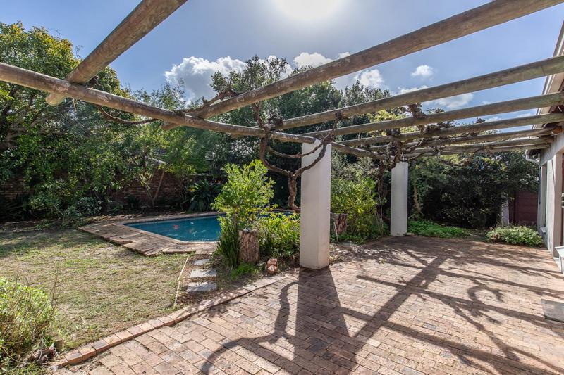 To Let 4 Bedroom Property for Rent in Constantia Western Cape